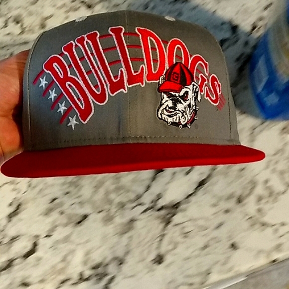 Vintage East Coast college sports snapbacks. - Picture 5 of 17